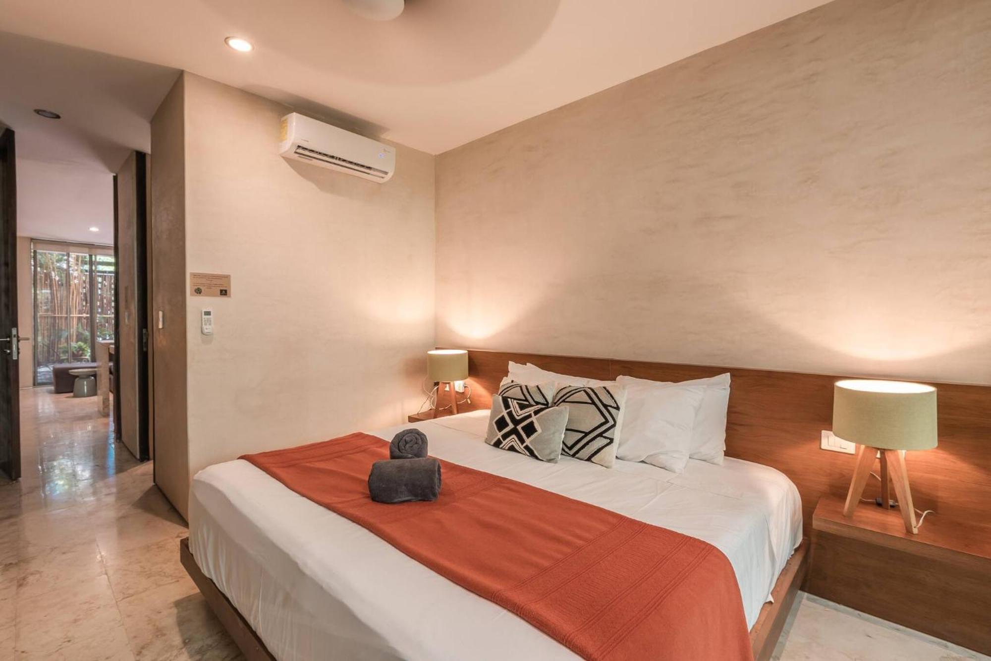 Monet - Free Pass & Private Pool & 24hrs Security Apartment